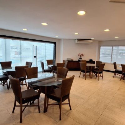 Cobertura com 226m², 3 quartos, 2 suítes, 2 garagens, no bairro Jurerê Internacional em Florianópolis