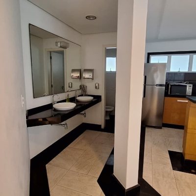 Cobertura com 226m², 3 quartos, 2 suítes, 2 garagens, no bairro Jurerê Internacional em Florianópolis
