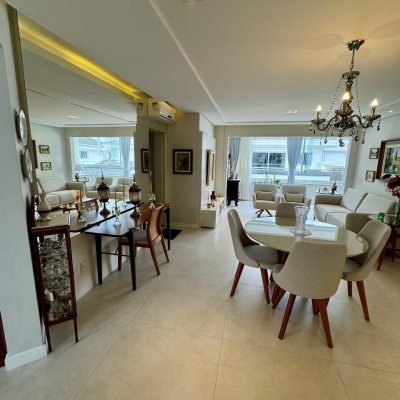 Cobertura com 226m², 3 quartos, 2 suítes, 2 garagens, no bairro Jurerê Internacional em Florianópolis