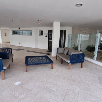 Cobertura com 226m², 3 quartos, 2 suítes, 2 garagens, no bairro Jurerê Internacional em Florianópolis