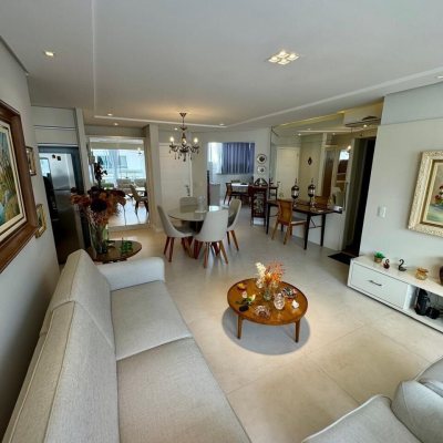 Cobertura com 226m², 3 quartos, 2 suítes, 2 garagens, no bairro Jurerê Internacional em Florianópolis