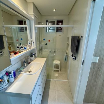 Cobertura com 226m², 3 quartos, 2 suítes, 2 garagens, no bairro Jurerê Internacional em Florianópolis