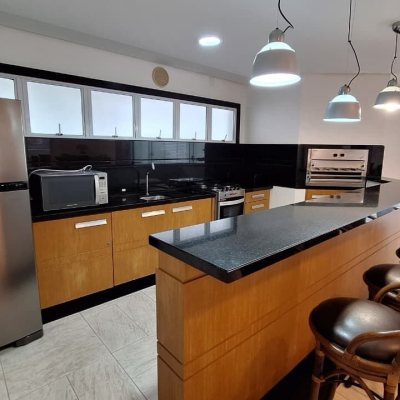 Cobertura com 226m², 3 quartos, 2 suítes, 2 garagens, no bairro Jurerê Internacional em Florianópolis