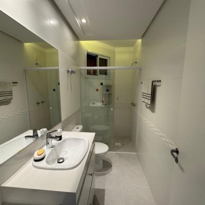 Cobertura com 226m², 3 quartos, 2 suítes, 2 garagens, no bairro Jurerê Internacional em Florianópolis