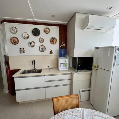 Cobertura com 226m², 3 quartos, 2 suítes, 2 garagens, no bairro Jurerê Internacional em Florianópolis