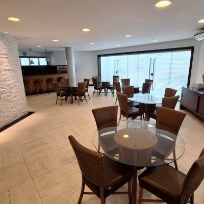 Cobertura com 226m², 3 quartos, 2 suítes, 2 garagens, no bairro Jurerê Internacional em Florianópolis