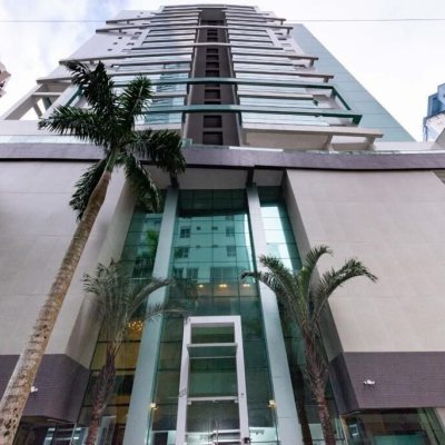 Apartamentos com 167m², 4 quartos (sendo 2 suítes), 2 garagens, no bairro Centro em Balneário Camboriú