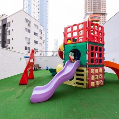 Apartamentos com 167m², 4 quartos (sendo 2 suítes), 2 garagens, no bairro Centro em Balneário Camboriú