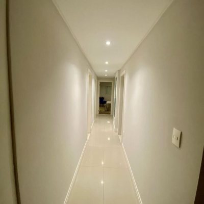 Apartamentos com 167m², 4 quartos (sendo 2 suítes), 2 garagens, no bairro Centro em Balneário Camboriú