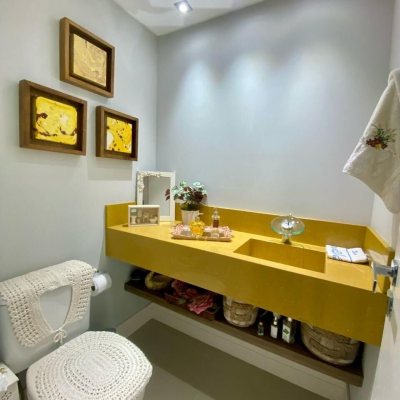 Apartamentos com 167m², 4 quartos (sendo 2 suítes), 2 garagens, no bairro Centro em Balneário Camboriú