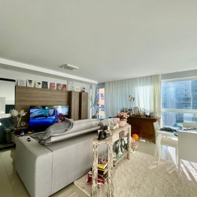 Apartamentos com 167m², 4 quartos (sendo 2 suítes), 2 garagens, no bairro Centro em Balneário Camboriú