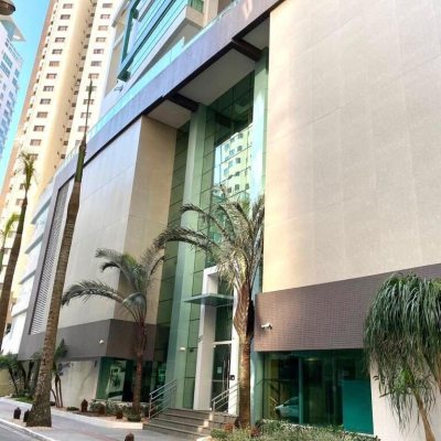 Apartamentos com 167m², 4 quartos (sendo 2 suítes), 2 garagens, no bairro Centro em Balneário Camboriú