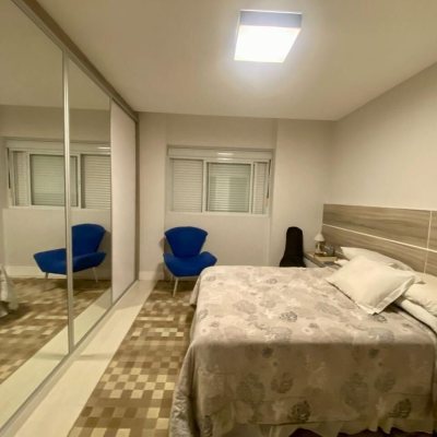 Apartamentos com 167m², 4 quartos (sendo 2 suítes), 2 garagens, no bairro Centro em Balneário Camboriú