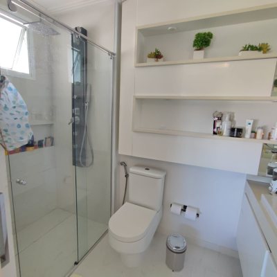 Cobertura com 224m², 3 quartos, 3 suítes, 2 garagens, no bairro Jurerê Internacional em Florianópolis