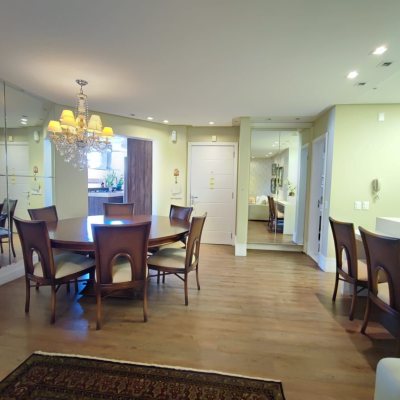 Cobertura com 224m², 3 quartos, 3 suítes, 2 garagens, no bairro Jurerê Internacional em Florianópolis