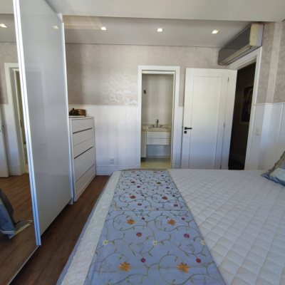 Cobertura com 224m², 3 quartos, 3 suítes, 2 garagens, no bairro Jurerê Internacional em Florianópolis