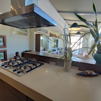 Cobertura com 224m², 3 quartos, 3 suítes, 2 garagens, no bairro Jurerê Internacional em Florianópolis