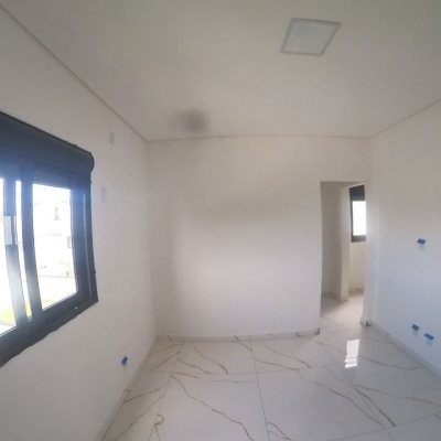 Casa Residencial com 140m², 3 quartos (sendo 3 suítes), 2 garagens, no bairro Ingleses do Rio Vermelho em Florianópolis