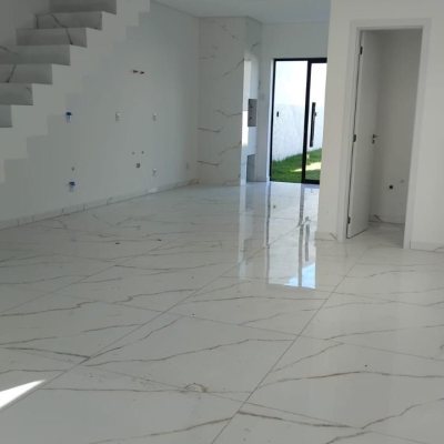 Casa Residencial com 140m², 3 quartos (sendo 3 suítes), 2 garagens, no bairro Ingleses do Rio Vermelho em Florianópolis