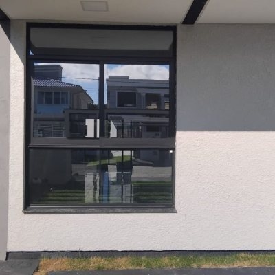 Casa Residencial com 140m², 3 quartos (sendo 3 suítes), 2 garagens, no bairro Ingleses do Rio Vermelho em Florianópolis