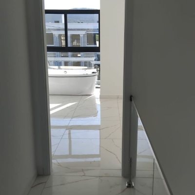 Casa Residencial com 140m², 3 quartos (sendo 3 suítes), 2 garagens, no bairro Ingleses do Rio Vermelho em Florianópolis
