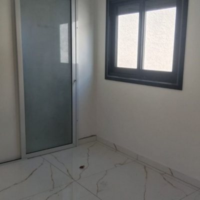 Casa Residencial com 140m², 3 quartos (sendo 3 suítes), 2 garagens, no bairro Ingleses do Rio Vermelho em Florianópolis