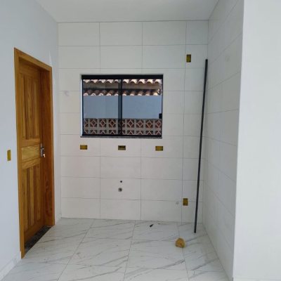 Casa Residencial com 60m², 2 quartos (sendo 1 suíte), 1 garagem, no bairro Barra Do Aririú em Palhoça