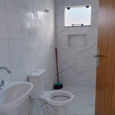 Casa Residencial com 60m², 2 quartos (sendo 1 suíte), 1 garagem, no bairro Barra Do Aririú em Palhoça