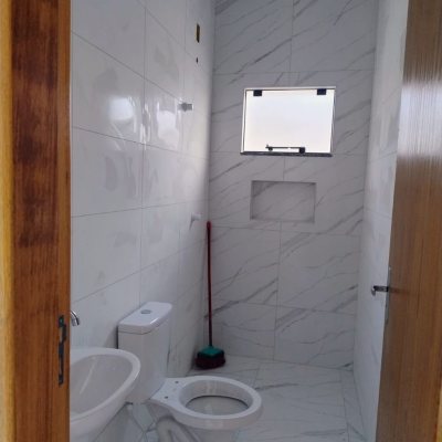 Casa Residencial com 60m², 2 quartos (sendo 1 suíte), 1 garagem, no bairro Barra Do Aririú em Palhoça