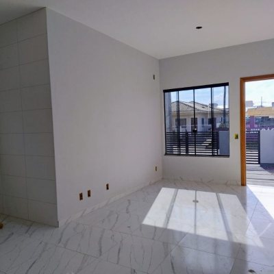 Casa Residencial com 60m², 2 quartos (sendo 1 suíte), 1 garagem, no bairro Barra Do Aririú em Palhoça
