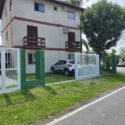 Apartamentos com 40m², 1 quarto, 1 garagem, no bairro Canasvieiras em Florianópolis