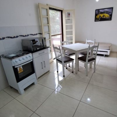 Apartamentos com 40m², 1 quarto, 1 garagem, no bairro Canasvieiras em Florianópolis