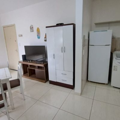 Apartamentos com 40m², 1 quarto, 1 garagem, no bairro Canasvieiras em Florianópolis