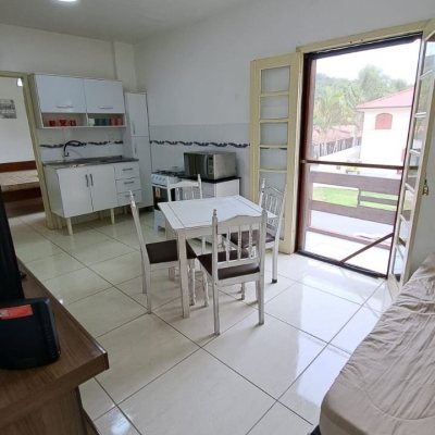 Apartamentos com 40m², 1 quarto, 1 garagem, no bairro Canasvieiras em Florianópolis