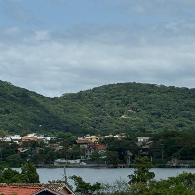 Apartamentos com 43m², 1 quarto, 1 garagem, no bairro Rio Tavares em Florianópolis