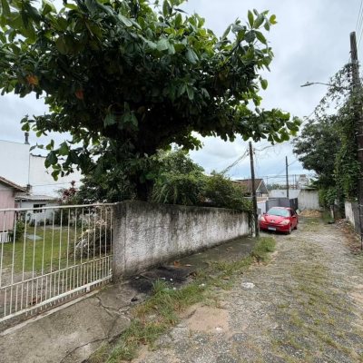Terrenos Residenciais com 240m², no bairro Capoeiras em Florianópolis