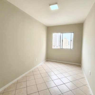 Apartamentos com 91m², 3 quartos, 1 suíte, 1 garagem, no bairro Campinas em São José