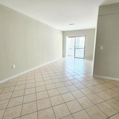 Apartamentos com 91m², 3 quartos, 1 suíte, 1 garagem, no bairro Campinas em São José