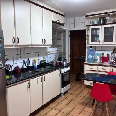 Apartamentos com 83m², 3 quartos, 1 garagem, no bairro Centro em Florianópolis