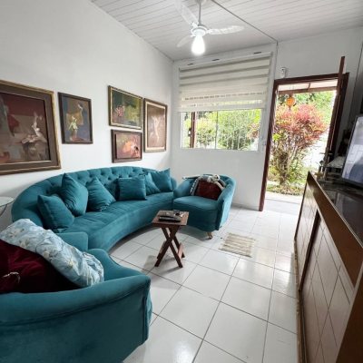 Casa Residencial com 51m², 2 quartos, 1 garagem, no bairro São João Do Rio Vermelho em Florianópolis