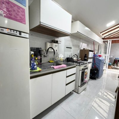 Casa Residencial com 51m², 2 quartos, 1 garagem, no bairro São João Do Rio Vermelho em Florianópolis
