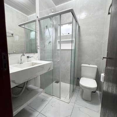 Casa Residencial com 51m², 2 quartos, 1 garagem, no bairro São João Do Rio Vermelho em Florianópolis