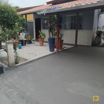 Casa Residencial com 51m², 2 quartos, 1 garagem, no bairro São João Do Rio Vermelho em Florianópolis