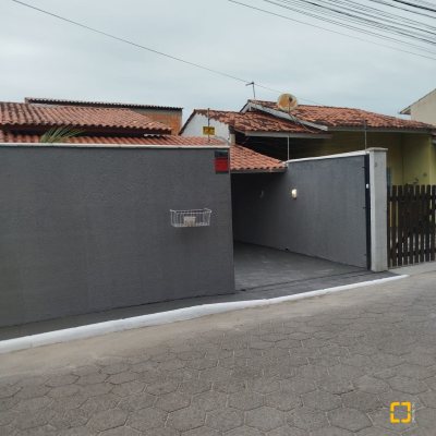 Casa Residencial com 51m², 2 quartos, 1 garagem, no bairro São João Do Rio Vermelho em Florianópolis