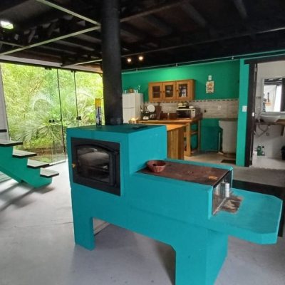 Sitio com 850m², 6 quartos, 3 garagens, no bairro Barra da Lagoa em Florianópolis