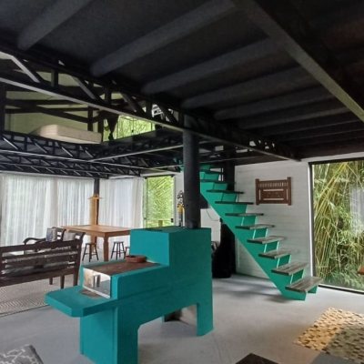 Sitio com 850m², 6 quartos, 3 garagens, no bairro Barra da Lagoa em Florianópolis