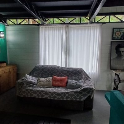 Sitio com 850m², 6 quartos, 3 garagens, no bairro Barra da Lagoa em Florianópolis