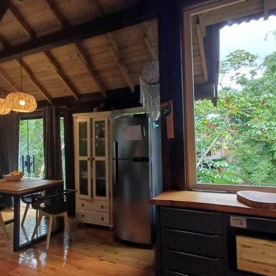 Sitio com 850m², 6 quartos, 3 garagens, no bairro Barra da Lagoa em Florianópolis