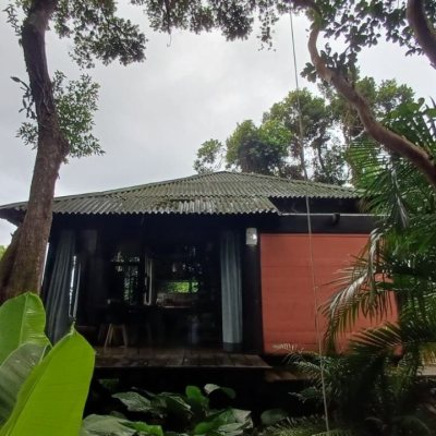 Sitio com 850m², 6 quartos, 3 garagens, no bairro Barra da Lagoa em Florianópolis