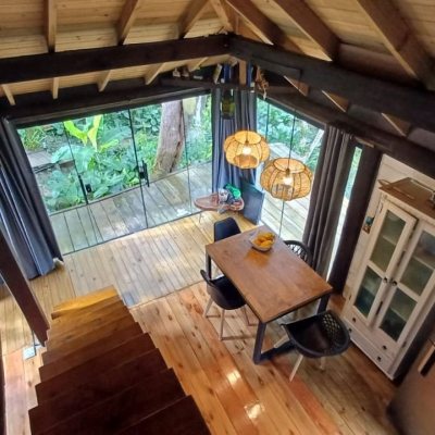 Sitio com 850m², 6 quartos, 3 garagens, no bairro Barra da Lagoa em Florianópolis